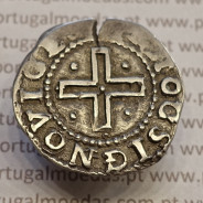 MOEDA DE MEIO TOSTÃO EM PRATA 1640-1656 (NÃO CATALOGADA NO A. GOMES) D. JOÃO IV - CRUZ CANTONADA E CERCADA POR PONTOS.