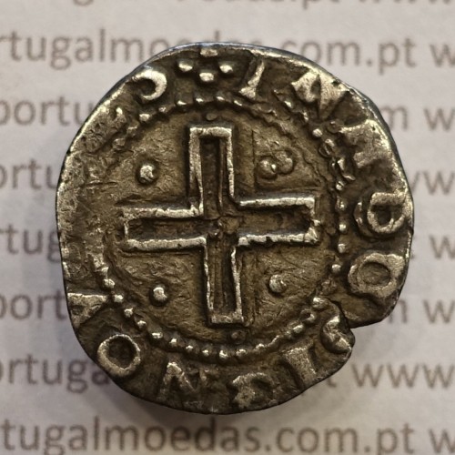 MOEDA DE MEIO TOSTÃO EM PRATA 1640-1656 (NÃO CATALOGADA NO A. GOMES) D. JOÃO IV - CRUZ CANTONADA E CERCADA POR PONTOS.