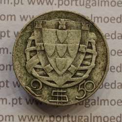 MOEDA 2$50 ESCUDOS (DOIS ESCUDOS E CINQUENTA CENTAVOS) PRATA 1951 (BC) - REPÚBLICA PORTUGUESA MOEDA 2$50 ESCUDOS (DOIS ESCUDOS E CINQUENTA CENTAVOS) PRATA 1951 (BC) - REPÚBLICA PORTUGUESA