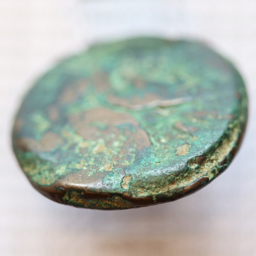 MOEDA ASSE “AS” BRONZE DA REPÚBLICA ROMANA FAMÍLIA “ATILIA” (ANO 148 a.C.) “M. ATILIUS SARANUS” LEGENDA (M ATILI / ROMA)