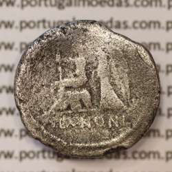 MOEDA DENÁRIO PRATA DA REPÚBLICA ROMANA FAMÍLIA “NONIA” (ANO 59 a.C.) LEGENDA (S.C. / SVFENAS / PR. L.V.P.F. / SEX.NONI)