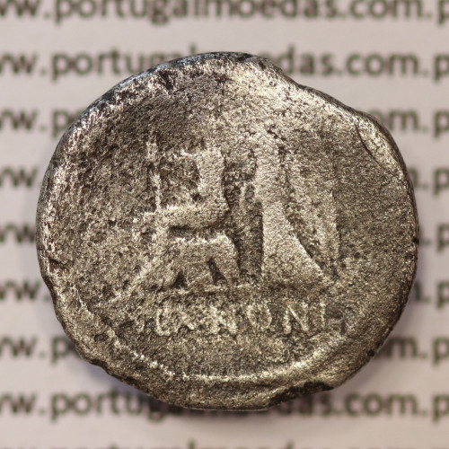 MOEDA DENÁRIO PRATA DA REPÚBLICA ROMANA FAMÍLIA “NONIA” (ANO 59 a.C.) LEGENDA (S.C. / SVFENAS / PR. L.V.P.F. / SEX.NONI)