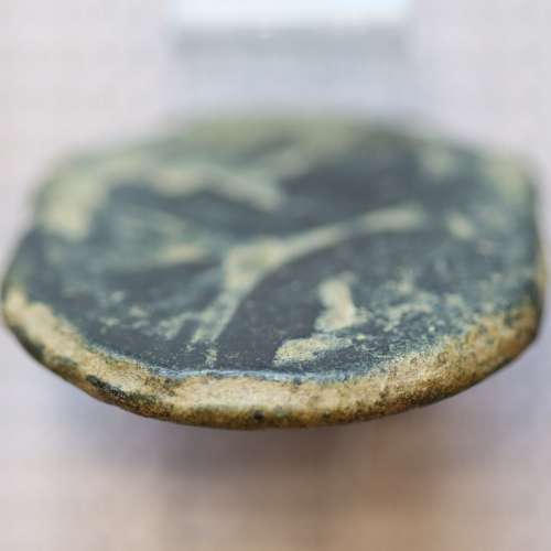 MOEDA ASSE “AS” BRONZE DA REPÚBLICA ROMANA FAMÍLIA “POMPEIA” (ANO 45 a.C.) “CNAEUS POMPEY JUNIOR” LEGENDA (CN MAG)