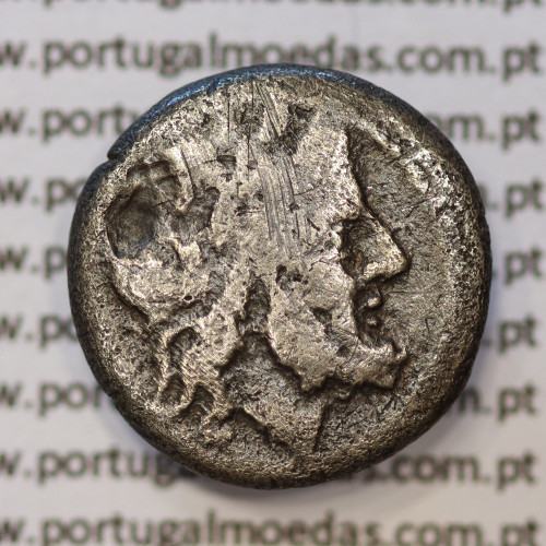 MOEDA VICTORIATUS EM PRATA DA REPUBLICA ROMANA FAMÍLIA ANÓNIMA (ANO 211 a.C.) CABEÇA  JÚPITER   VITÓRIA E TROFÉU DE COROAÇÃO.