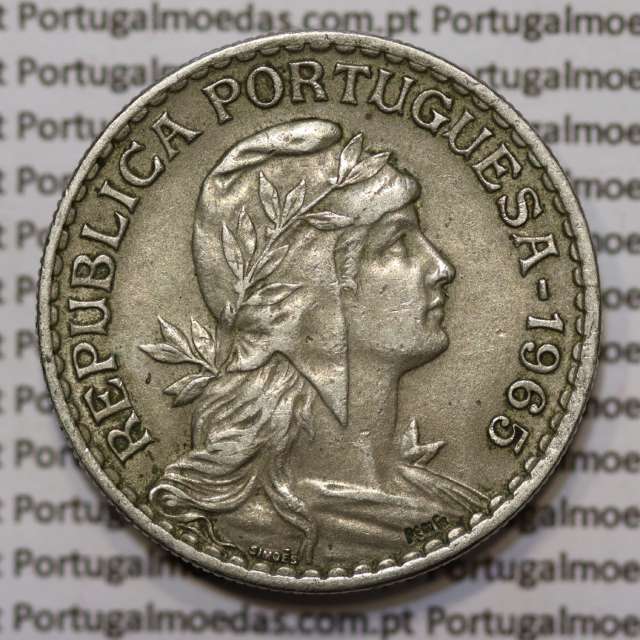 Moeda 1 Escudo 1965 em Alpaca (1$00 de 1965) MBC+/BELA