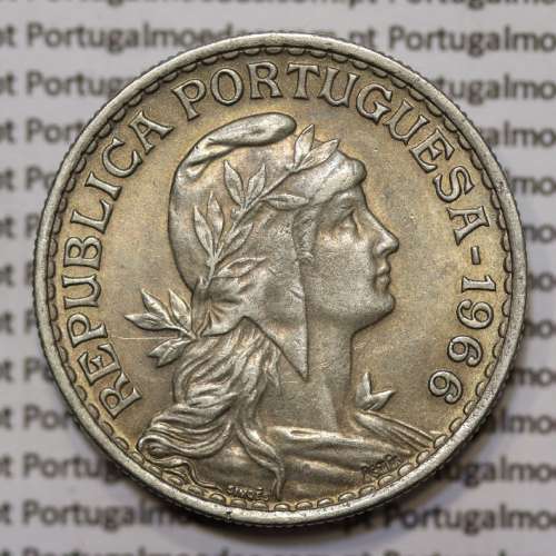 Moeda 1 Escudo 1966 em Alpaca (1$00 de 1966) BELA