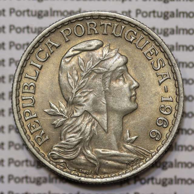 Moeda 1 Escudo 1966 em Alpaca (1$00 de 1966) BELA