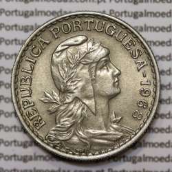 Moeda 1 Escudo 1968 em Alpaca (1$00 de 1968) MBC+/BELA