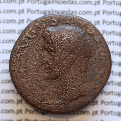 Divus Augustus Æ Asse, moeda cunhada por Tibério, cerca de 31-37 d.C em Tributo ou homenagem a seu pai adotivo DIVVS AVGVSTVS PA