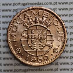 Mozambique, bronze coin of 1 Escudo 1969 of Former Portuguese Colony of Mozambique, (UNC), World Coins Mozambique KM 82 Mozambique, bronze coin of 1 Escudo 1969 of Former Portuguese Colony of Mozambique, (UNC), World Coins Mozambique KM 82
