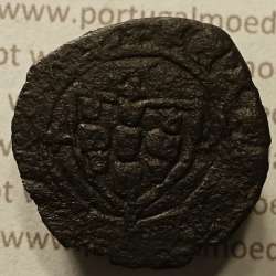Ceitil Cobre de D. Afonso V (1438 -1481), Não classificada no catálogo F. Magro 1º Grupo - Um traço de ligação na torre direita