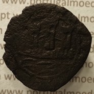 Ceitil Cobre de D. Afonso V (1438 -1481), Não classificada no catálogo F. Magro 1º Grupo - Um traço de ligação na torre direita