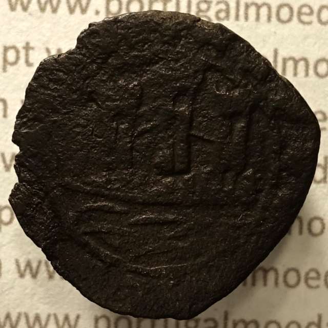 Ceitil Cobre de D. Afonso V (1438 -1481), Não classificada no catálogo F. Magro 1º Grupo - Um traço de ligação na torre direita