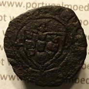 Ceitil Cobre de D. Afonso V (1438 -1481), Não classificada no catálogo F. Magro 1º Grupo - Um traço de ligação na torre direita