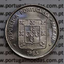 Macau 1 Pataca 1983 Cuproníquel, Variante Baixo Relevo acabamento normal (Pobjoy Mint), (Soberba), World Coins Macao KM 23.2