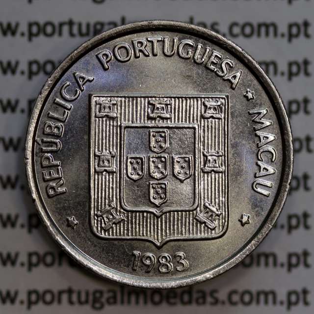 Macau 1 Pataca 1983 Cuproníquel, Variante Baixo Relevo acabamento normal (Pobjoy Mint), (Soberba), World Coins Macao KM 23.2