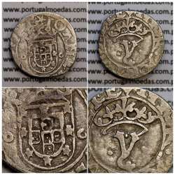 Portuguese silver coin Vintém of D. João III 1521-1557, Shield with 8 Castles Legend: ⋌III:R:PORTVGALIE / ★IOANES:III:R:PORT