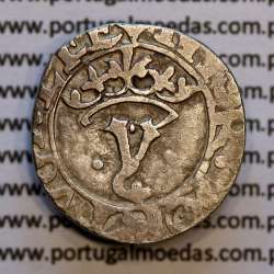 Portuguese silver coin Vintém of D. João III 1521-1557, Shield with 8 Castles Legend: ⋌III:R:PORTVGALIE / ★IOANES:III:R:PORT