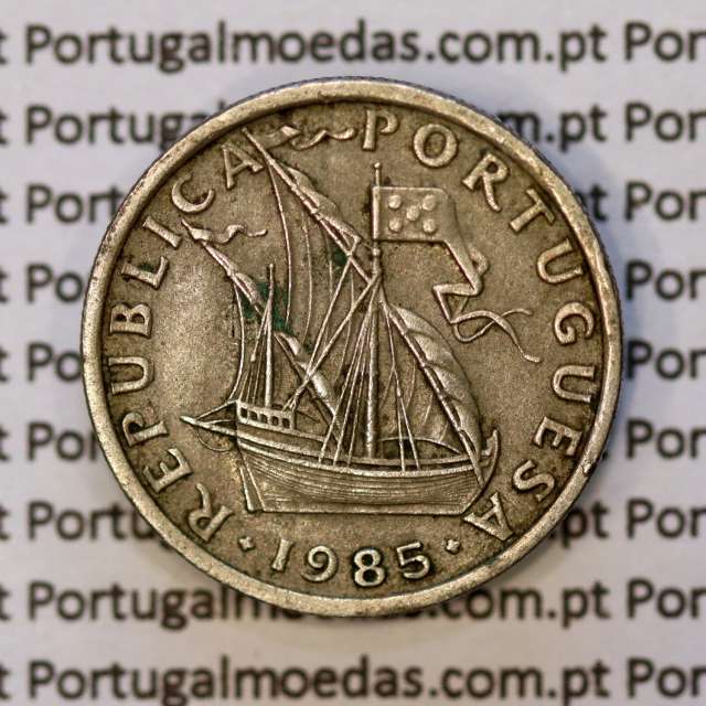 2$50 escudos 1985  cuproníquel algarismos da data finos, 2 escudos e 50 centavos 1985, (MBC), World Coins Portugal KM 590