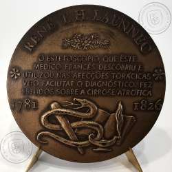 René T. H. Laennec 1781 - 1826,   foi um médico francês e o inventor do estetoscópio, Medalha Escultor Armindo Ribeiro