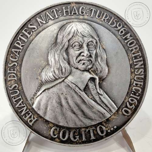 René Descartes (1596–1650), RENATUS DESCARTES.NAT:HAG:TUR:1596.MORT:INSUEC:1650 COGITO...,Medalha e pisa papeis