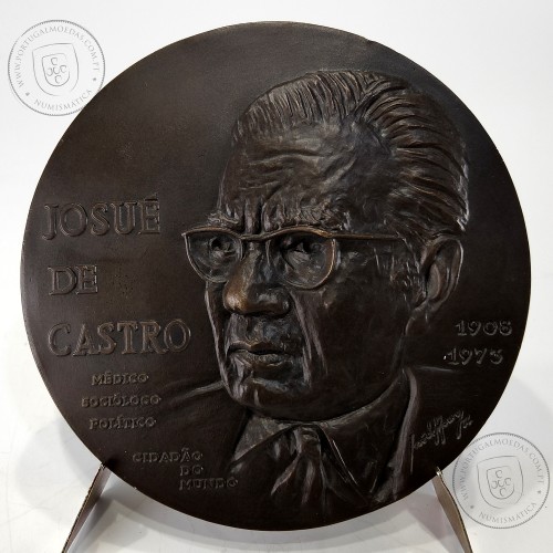 Josué de Castro 1908-1973, foi um médico, nutrólogo, professor, geógrafo, cientista e político, Medalha Escultor José de Moura