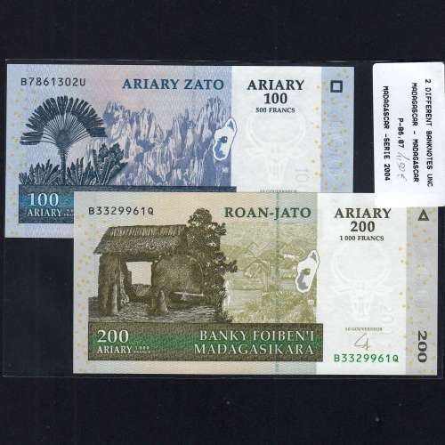 Madagascar - Lot of  2 Different Banknotes-Serie 2004 (Uncirculated)