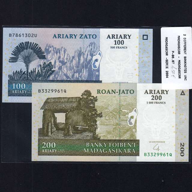 Madagascar - Lot of  2 Different Banknotes-Serie 2004 (Uncirculated)