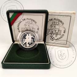 Portugal, silver proof coin of 100 Escudos 1986 MEXICO 86, case with silver coin of 100$00 1986 XIII Football World Cup, KM637a