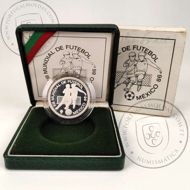 Portugal, silver proof coin of 100 Escudos 1986 MEXICO 86, case with silver coin of 100$00 1986 XIII Football World Cup, KM637a