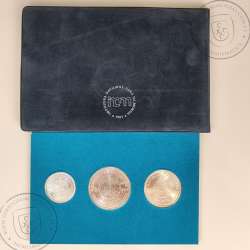 Portugal BNC wallet, of silver coins of the XVII European Art Exhibition 1983, In navy blue velvet and captioned in white