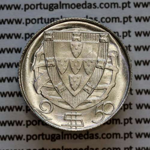 Silver coin of 2-1/2 Escudos 1940, 2$50 Escudos 1940 silver Portuguese Republic, (UNC), World Coins Portugal KM 580