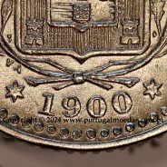 Copper-nickel coin of 50 réis 1900 of D. Carlos I, variant with stars flanking the date, with incuse letters ("A" 1900 "V").
