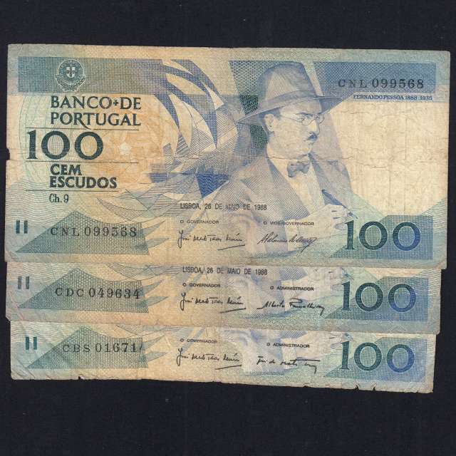 Lot 3 signatures 100 Escudos Fernando Pessoa 05/26/1988, 100$00 One Hundred Escudos Plate:9 Banco de Portugal, (MC), Pick 179e