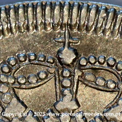 Raro Cruzado Novo prata 1807 D. João P. Regente, "8" retificado, escudo alto com coroa alta encimada por cruz triunfante