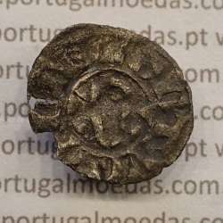 Dinheiro Bolhão de D. Afonso II (1211-1223), Legenda: PORTVGALIE / ✠ REX ALFOSV, Ref. Alberto Gomes A2.01.05, (BC) Dinheiro Bolhão de D. Afonso II (1211-1223), Legenda: PORTVGALIE / ✠ REX ALFOSV, Ref. Alberto Gomes A2.01.05, (BC)