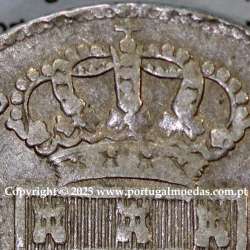 Cruzado Novo prata 1807 D. João P. Regente, coroa média, diadema losango 2 pontos, pétalas fechadas, letra "𝖘" ornamentada.