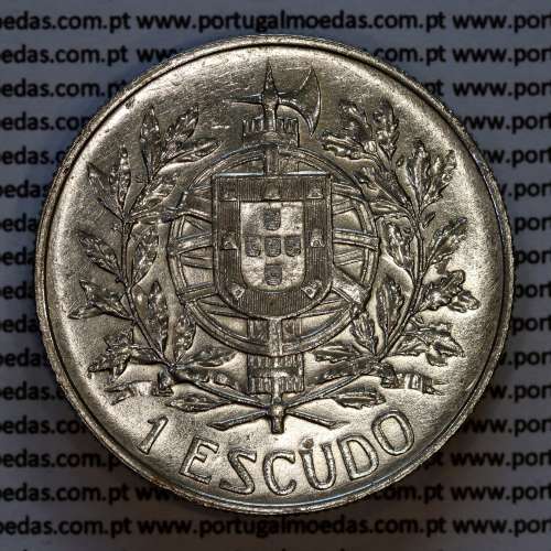 1 Escudo 5 Outubro 1910 em prata, 1 escudo 1914 prata da comemoração da Implantação da República, World Coins Portugal KM 560