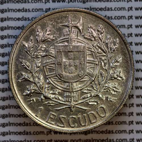 1 Escudo 5 Outubro 1910 em prata, 1 escudo 1914 prata da comemoração da Implantação da República, World Coins Portugal KM 560