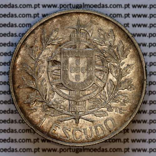 1 Escudo 5 Outubro 1910 em prata, 1 escudo 1914 prata da comemoração da Implantação da República, World Coins Portugal KM 560
