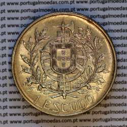 1 Escudo 5 Outubro 1910 em prata, 1 escudo 1914 prata da comemoração da Implantação da República, World Coins Portugal KM 560 1 Escudo 5 Outubro 1910 em prata, 1 escudo 1914 prata da comemoração da Implantação da República, World Coins Portugal KM 560