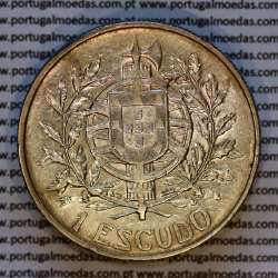 1 Escudo 5 Outubro 1910 em prata, 1 escudo 1914 prata da comemoração da Implantação da República, World Coins Portugal KM 560 1 Escudo 5 Outubro 1910 em prata, 1 escudo 1914 prata da comemoração da Implantação da República, World Coins Portugal KM 560