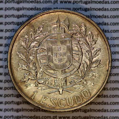 Portugal, 1 Escudo 5 October 1910 silver, 1 Escudo 1914 commemorating the Implantation of the Republic, W.C. Portugal KM 560