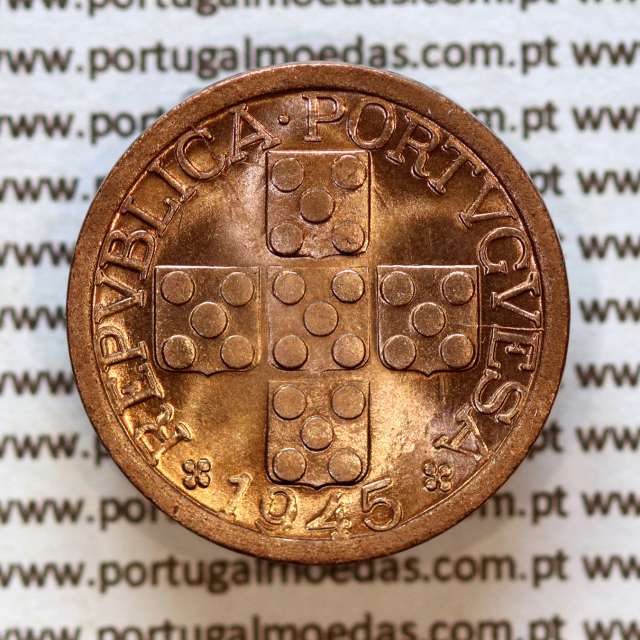 Portugal, bronze coin of 20 centavos 1945 Portuguese Republic, XX centavos 1945 Bronze (UNC), World Coins Portugal KM 584a