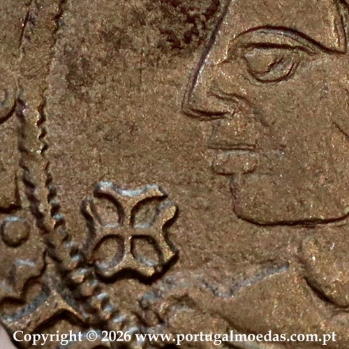 Tornês de Busto D. Fernando I 1367–1383 bolhão — detalhe cruz em forma de âncora