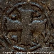 Dinheiro em bolhão D. Dinis I — Pormenor da cruz pátea com saliências atípicas — Ref. MQ.1D.AG.DI.04.28.A2