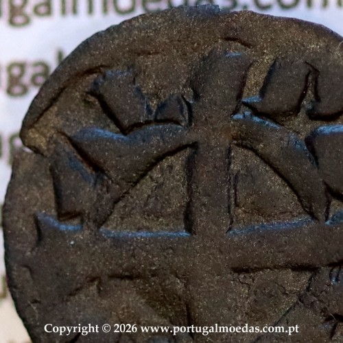 Dinheiro bolhão de D. Sancho II (1223–1248) – Detalhe da cruz equilateral (Reverso) – Ref. MQ.1D.AG.S2.09.01.A1-A2