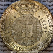 Cruzado Novo prata 1819 D. João VI — Detalhe da coroa baixa (47 pérolas) — Ref. MQ.4D.AG.J6.12.02.A2 — Estado: Soberba